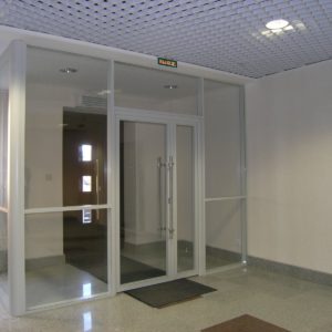 Алюминиевая дверь с импостом GFTD683 Алюминиевая дверь с импостом GFTD683